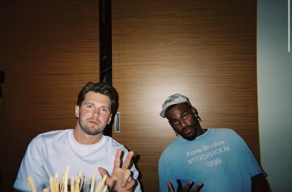 fearedlaker's tweet photo. coolest team in the league 💕 https://t.co/D99dsyqds1