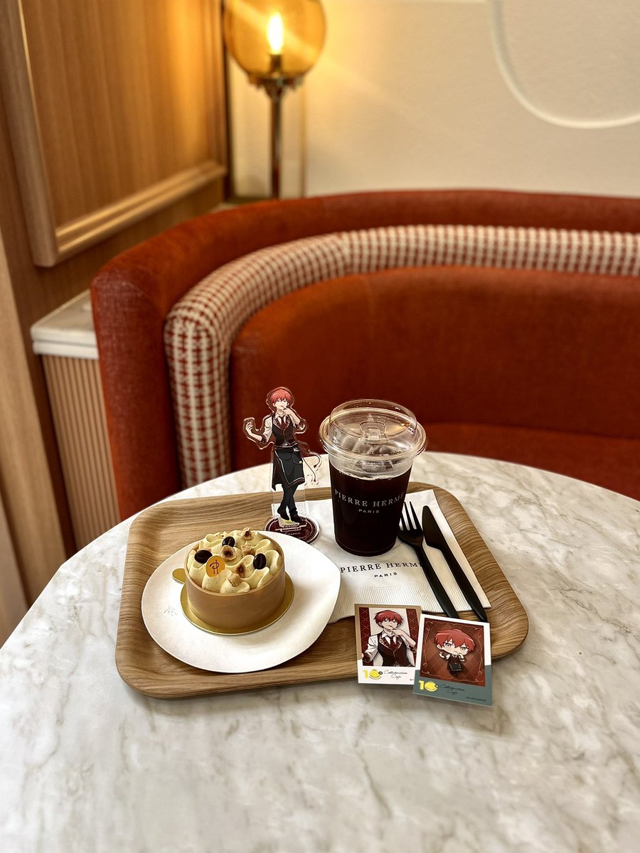k4rS2k's tweet photo. 📍 PIERRE HERME PARIS / 丸の内

赤色が映える大理石カフェ✧*｡
マカロンが有名だけど、ケーキもとても美味しかった➿🎀
外のテラス席のテーブルは黒大理石調だから天気のいい日はそっちも楽しみたい💭
． https://t.co/RDU8mnzLlM