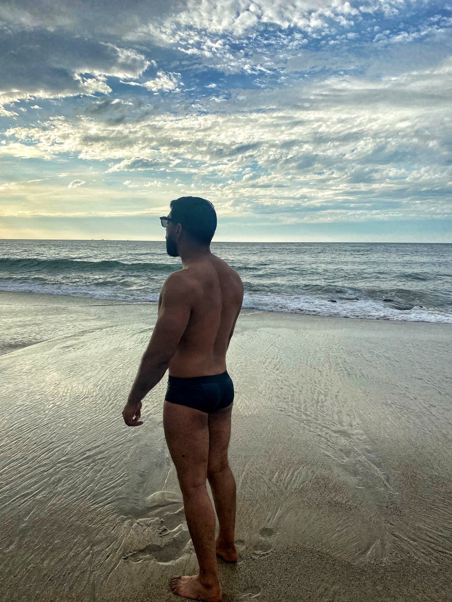 JavierVallesA's tweet photo. Somewhere over the 🌈 https://t.co/OIvN2V2Z3e