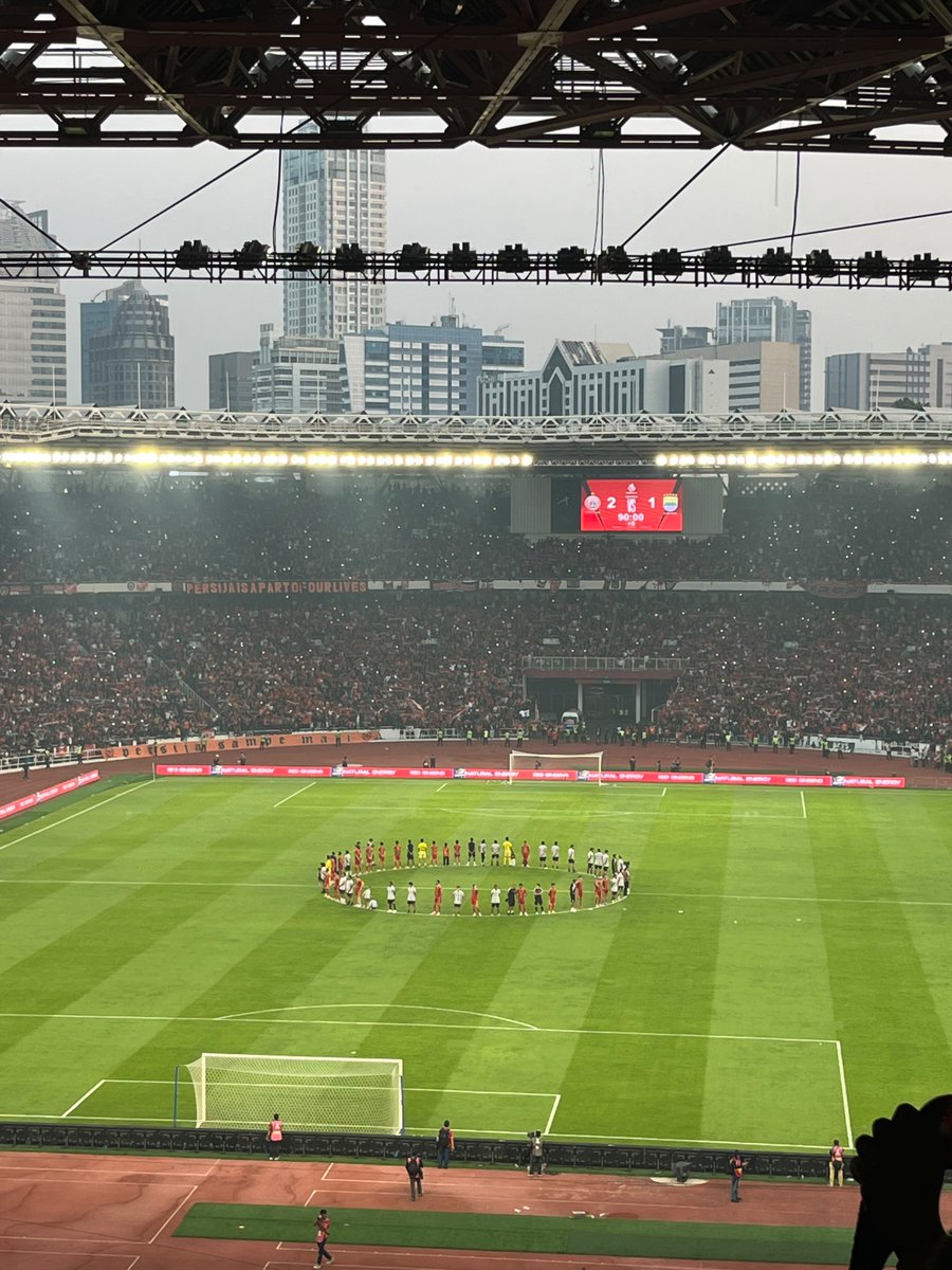 dirtyofstone's tweet photo. teras atas utara gbk🔴
+3 against prsb https://t.co/dRzKnm4u9i