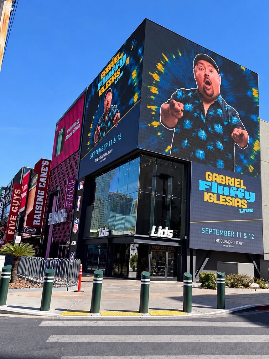 fluffyguy's tweet photo. Thank u to everyone who came out to my shows in Las Vegas. https://t.co/XR2rr61Hk3