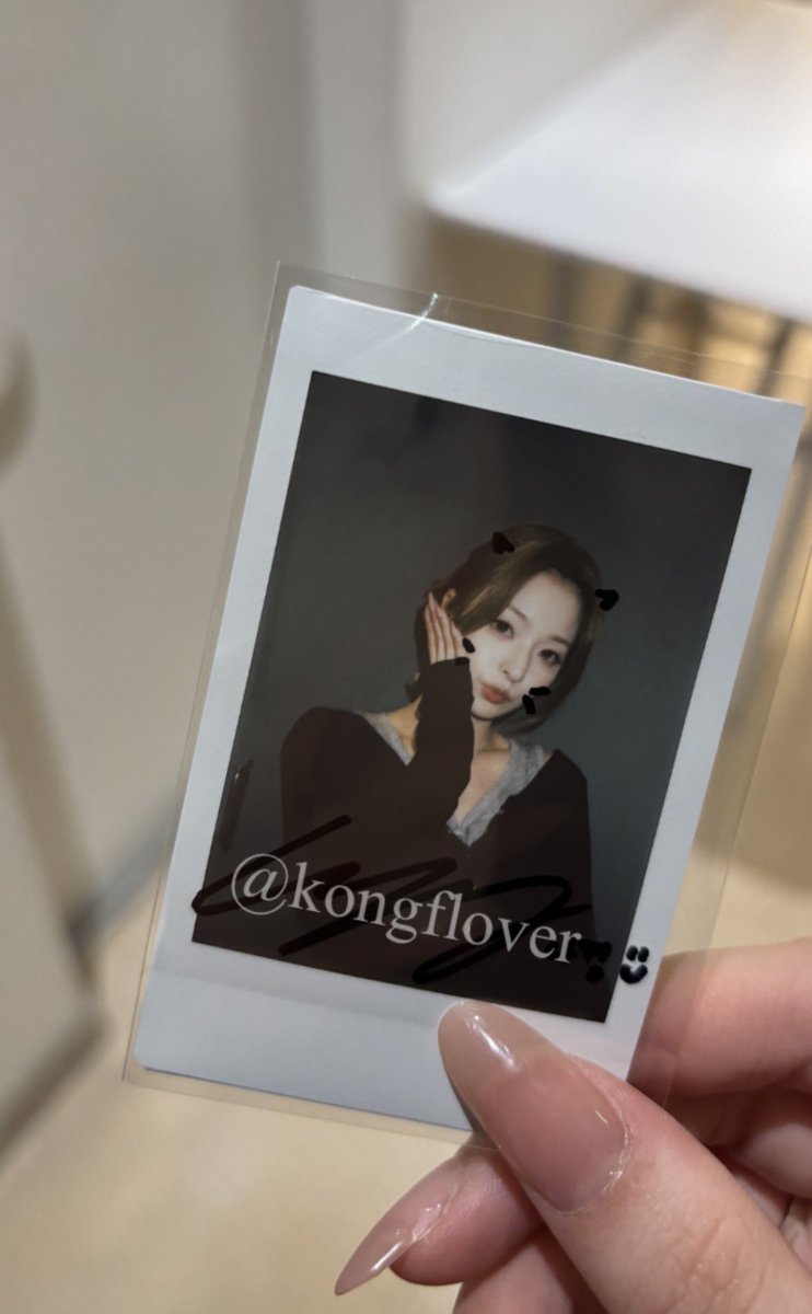 kongflover's tweet photo. 싸폴 당첨되면 이따만치 축하해줌.. 나경언니 꼬마워💜

#프로미스나인 #이나경 https://t.co/k5t3sCfTO5