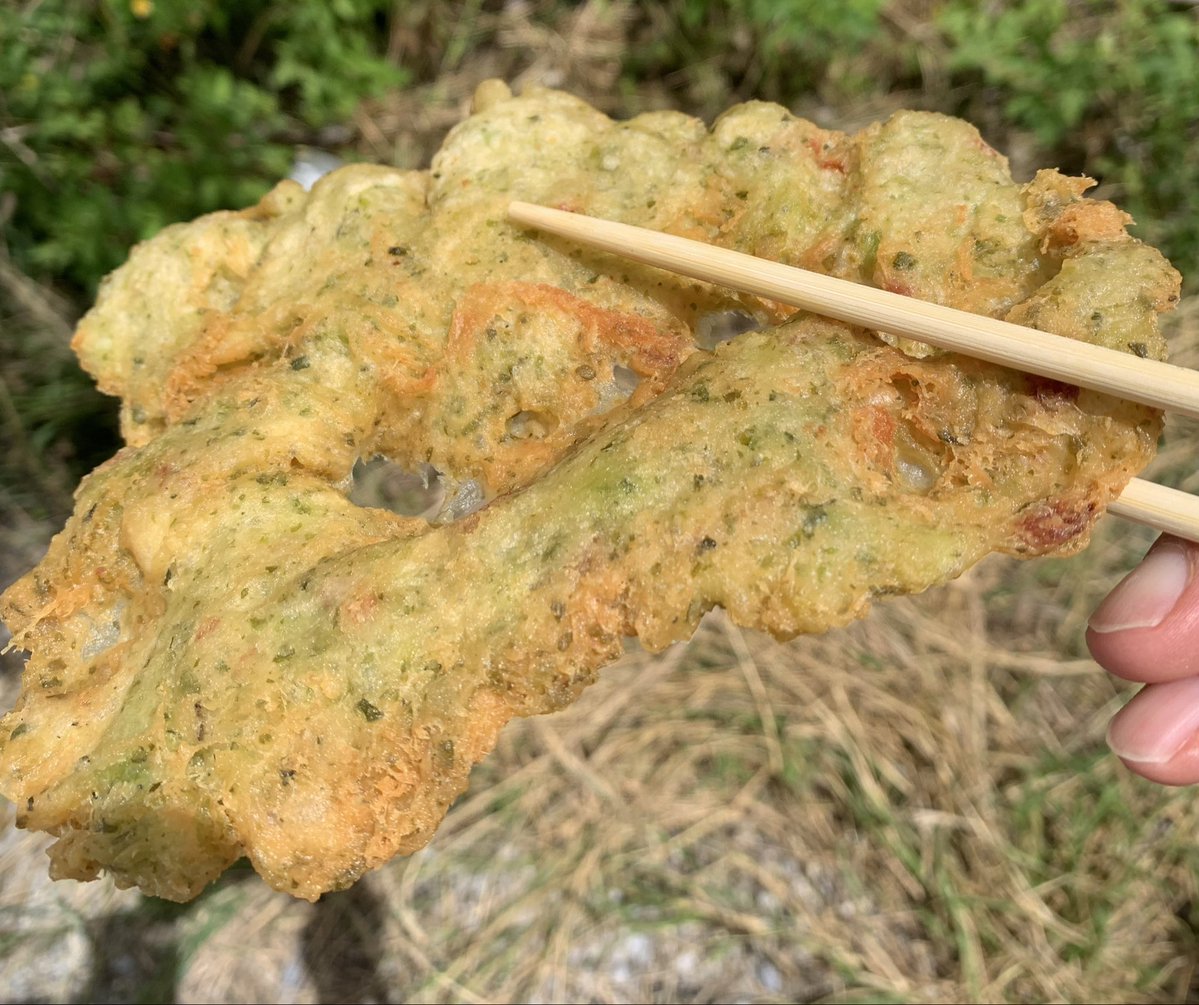 lolizard's tweet photo. 島で食べるあおさの天ぷら120円
うまい！ https://t.co/AccBDVKlUM