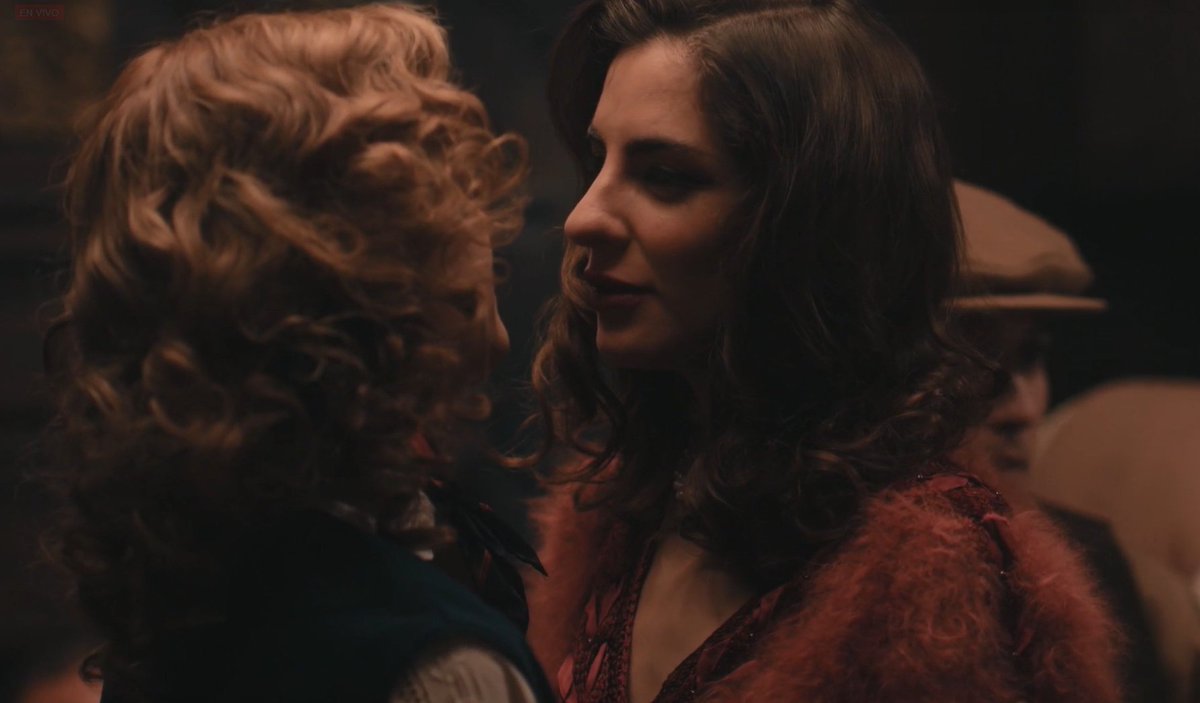 lisaIaoshi's tweet photo. te amo zahira y alba, fueron la historia de amor mas bonita que he visto en una serie chilena, las actrices, los personajes, la dirección todo fue simplemente hermoso 
#ElPeligroDeQuererte https://t.co/0zIuKGEUJv