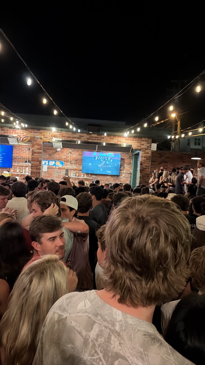 LittleDauntich's tweet photo. Everybody at kilroys doesn’t understand what happens if Ohio state loses to Texas and we play them at a low rank https://t.co/GriGMXndBm