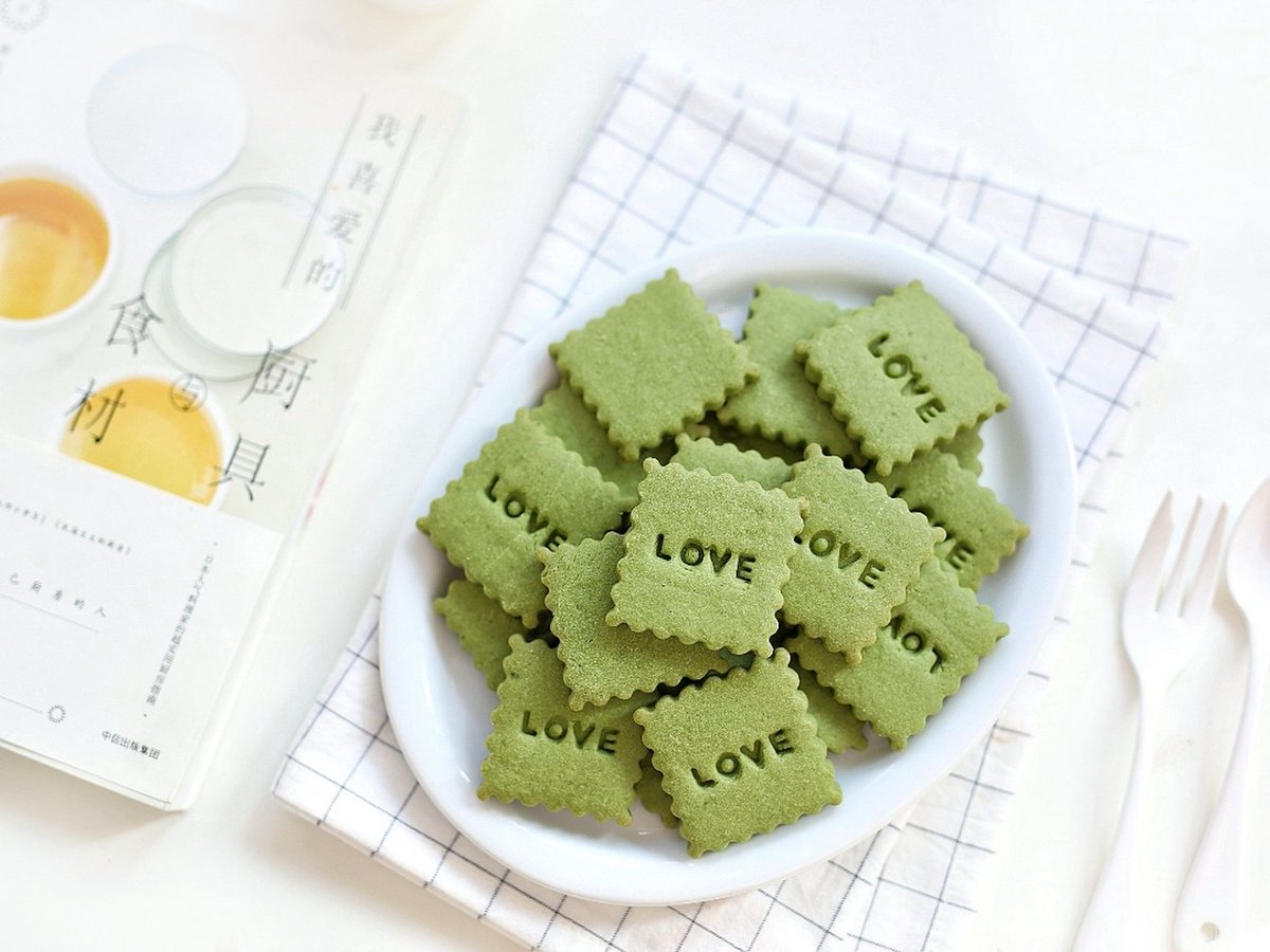 bunnb033422's tweet photo. Sharing my favorite crispy matcha cookies with you all today! Perfect afternoon pick-me-up that’s sweet, earthy, and totally addictive — tag a friend who needs a snack treat https://t.co/XBLSx3B1y5