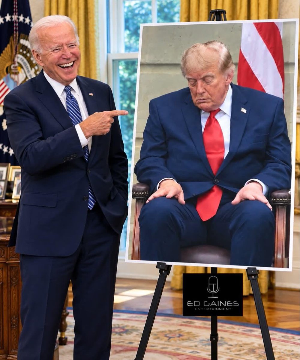 Anjacarron1's tweet photo. 😂🇺🇸 “HE CALLED HIM ‘SLEEPY JOE’ FOR YEARS… NOW LOOK WHO’S DOZING OFF! 😴😂 THIS IS WHAT KARMA LOOKS LIKE, FOLKS!” https://t.co/LUWzedP05U