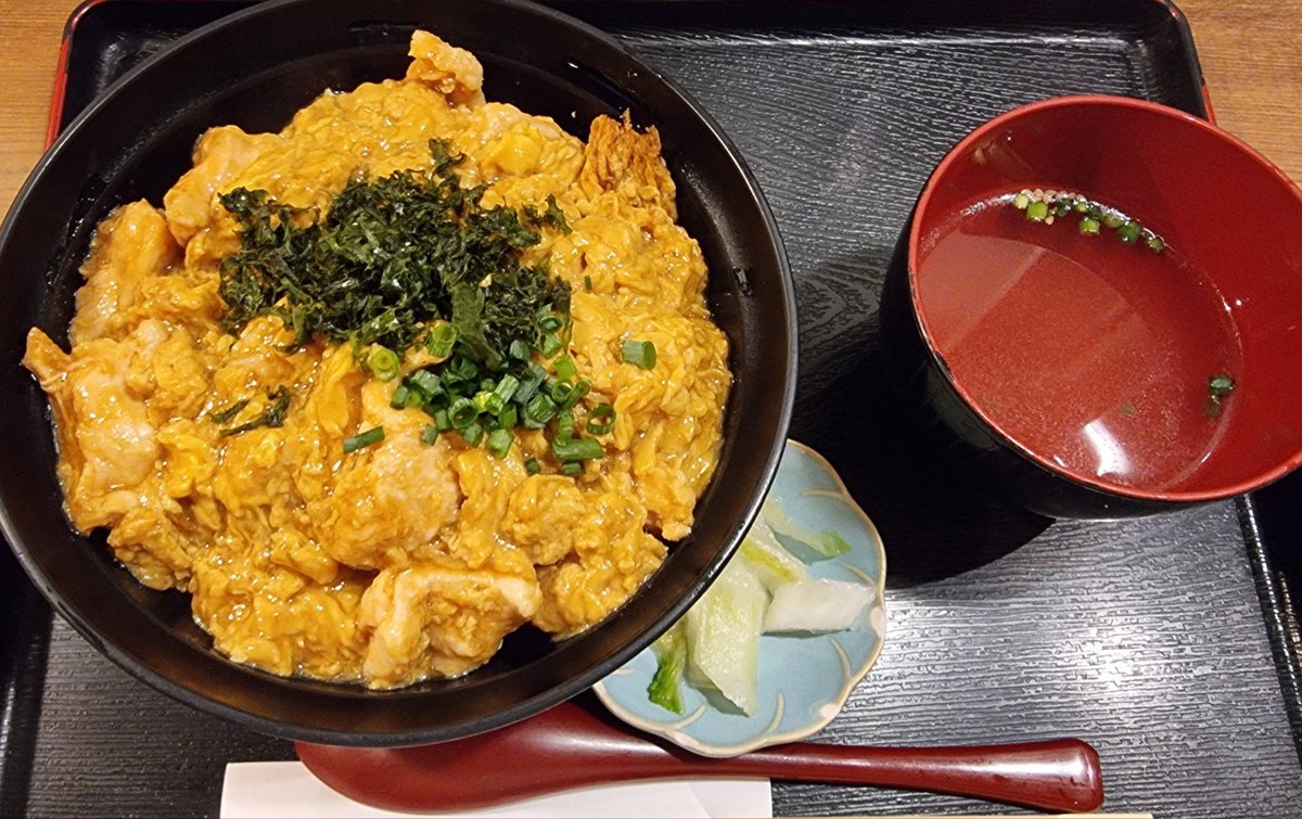 saibow_MS's tweet photo. 名古屋駅着いた
人多すぎて帰りたい
名古屋コーチン入りの親子丼食うわ https://t.co/gMvGkXJnnT
