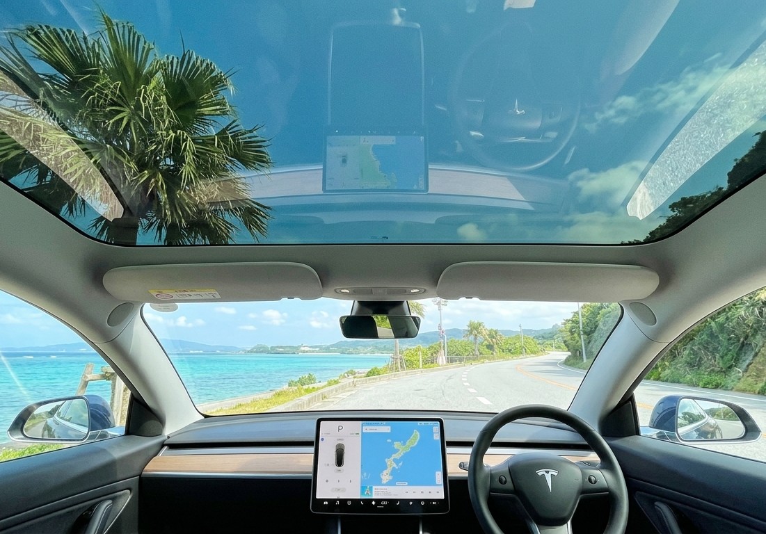 lightmarks_EV's tweet photo. 沖縄旅行、レンタカー送迎のバス待ち…なんて経験ありませんか？😭
ライトマークスEVレンタルなら、那覇空港・赤嶺駅からの個別送迎でスムーズに出発OK🚗💨

ご予約時に送迎場所の選択をお願いいたします😁
#沖縄旅行 #沖縄レンタカー #テスラ #ライトマークス
　👇ご予約は下記より👇 https://t.co/wRMRwwLc8w