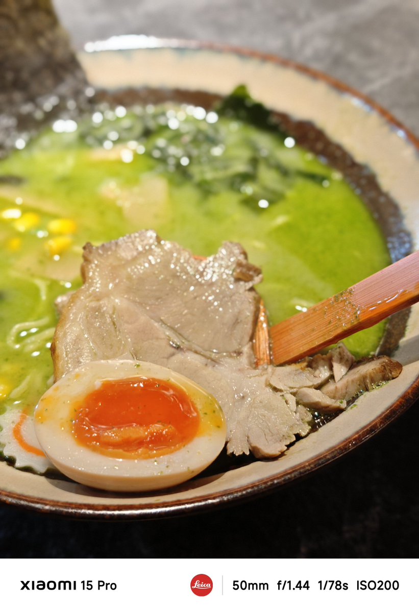 tinyk641182's tweet photo. Just found the ultimate cozy ramen spot in downtown! Rich tonkotsu broth, perfectly chewy noodles, and a side of crispy gyoza that’s 10/10. Local gem alert https://t.co/dZUh15716L