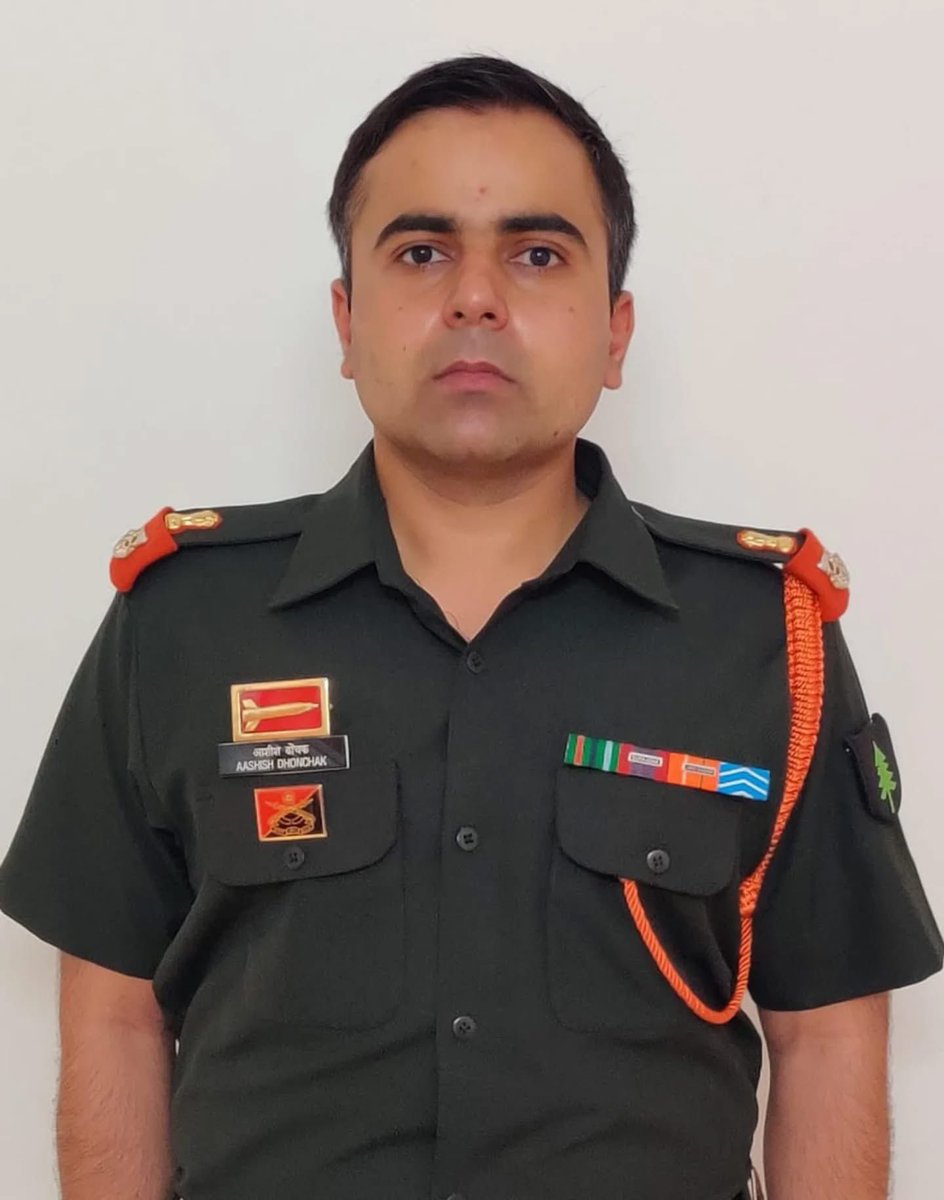 37VManhas's tweet photo. Homage to
MAJOR ASHISH DHONCHAK
Shaurya Chakra Sena Medal
19 RR 15 SIKHLI #IndianArmy
on his balidan diwas today.
Major Ashish Dhonchak was immortalized fighting terrorists at Anantnag in Jammu & Kashmir in 2023.
#FreedomisnotFree a few pay #CostofWar. https://t.co/SbDpK4K6NZ
