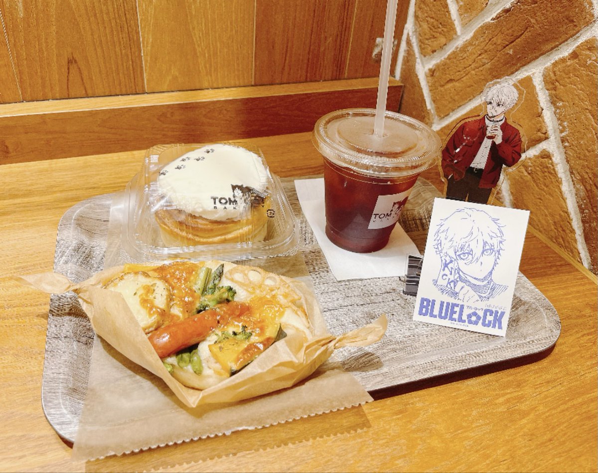 mo_to_mi_'s tweet photo. 今日はブルーロック⚽️
蜂楽がそのまますぎてビックリした🐝
特典は凪&amp;玲王で自引き😭
嬉しすぎる😭😭
#ブルーロック https://t.co/zNNQJsp6w7