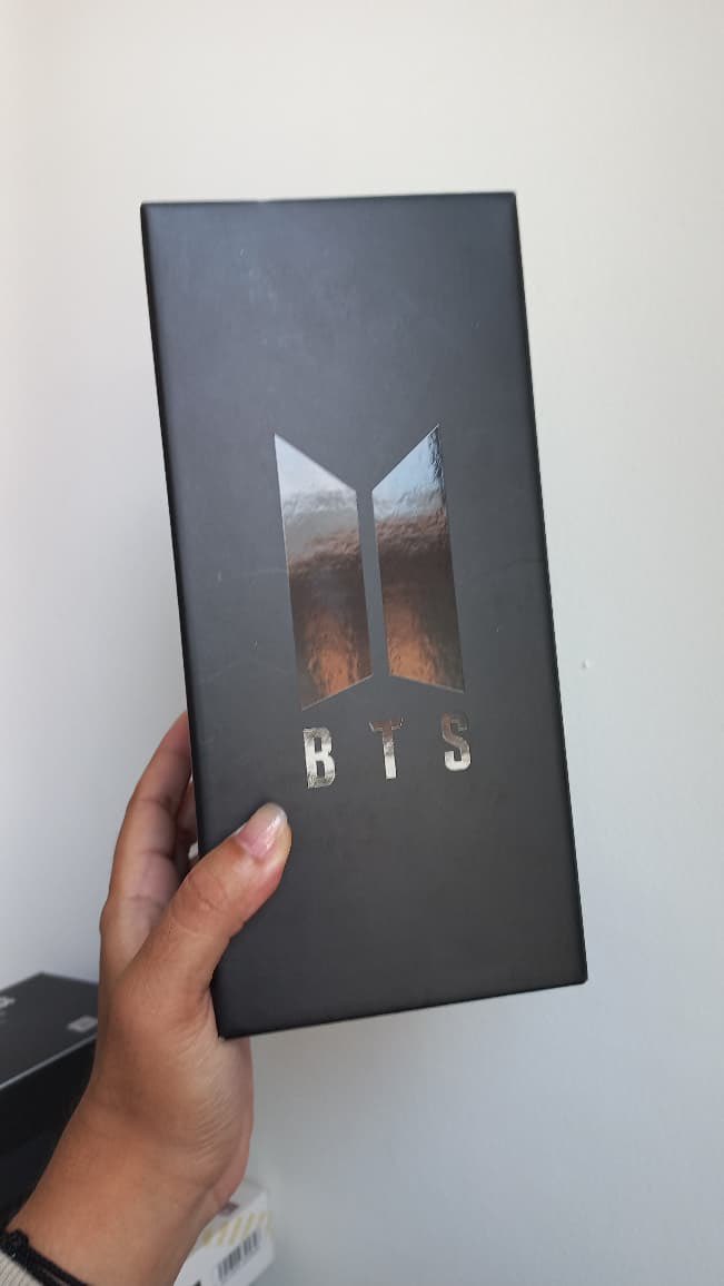 paradiseeeeeTCG's tweet photo. @loverytae Harga khusus hari ini aja cod di area jakarta barat 850k sealed ori weverse japan https://t.co/smKlMmOgpB