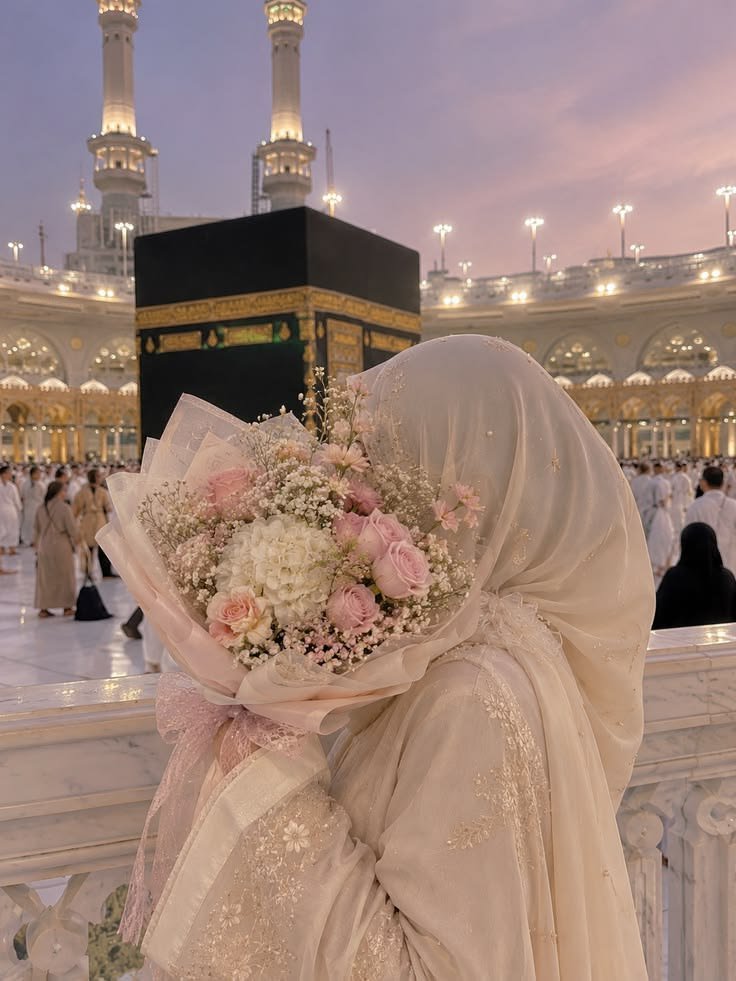 Maheen5078's tweet photo. Good morning 🕋 کعبہ اللہ کا مقدس گھر ہے؛ اسے دیکھ کر دل میں عاجزی، آنکھوں میں محبت اور زبان پر دعا ہونی چاہیے۔ اللہ ہمیں بار بار اپنے گھر کی حاضری نصیب فرمائے۔ آمین۔ 🤲❤️ https://t.co/8CFKOeowzb