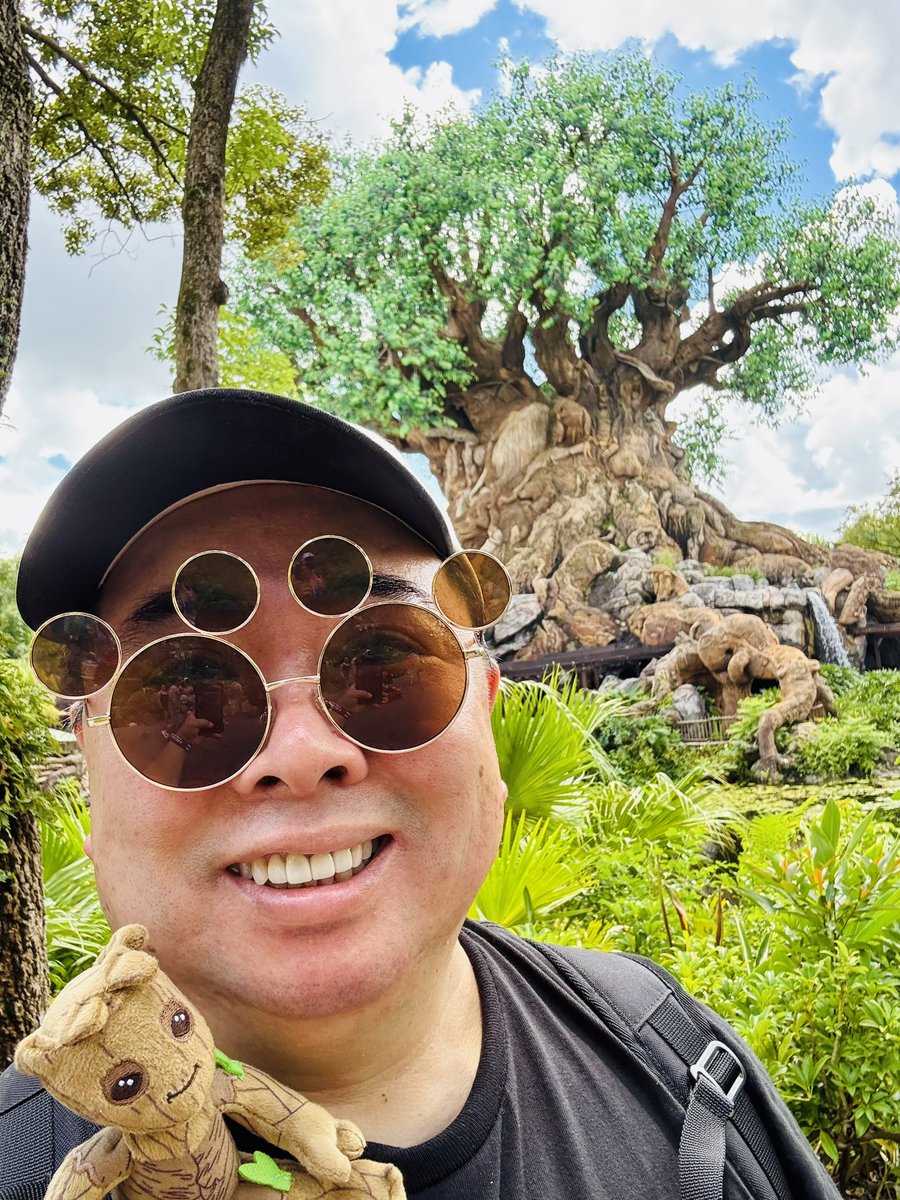 tsukajimuga's tweet photo. ディズニー・ワールド
アニマル・キングダム
最後だらかか余計にはしゃいでます
何気にミッキーコーデをしております。笑 https://t.co/nRe10N5ftM