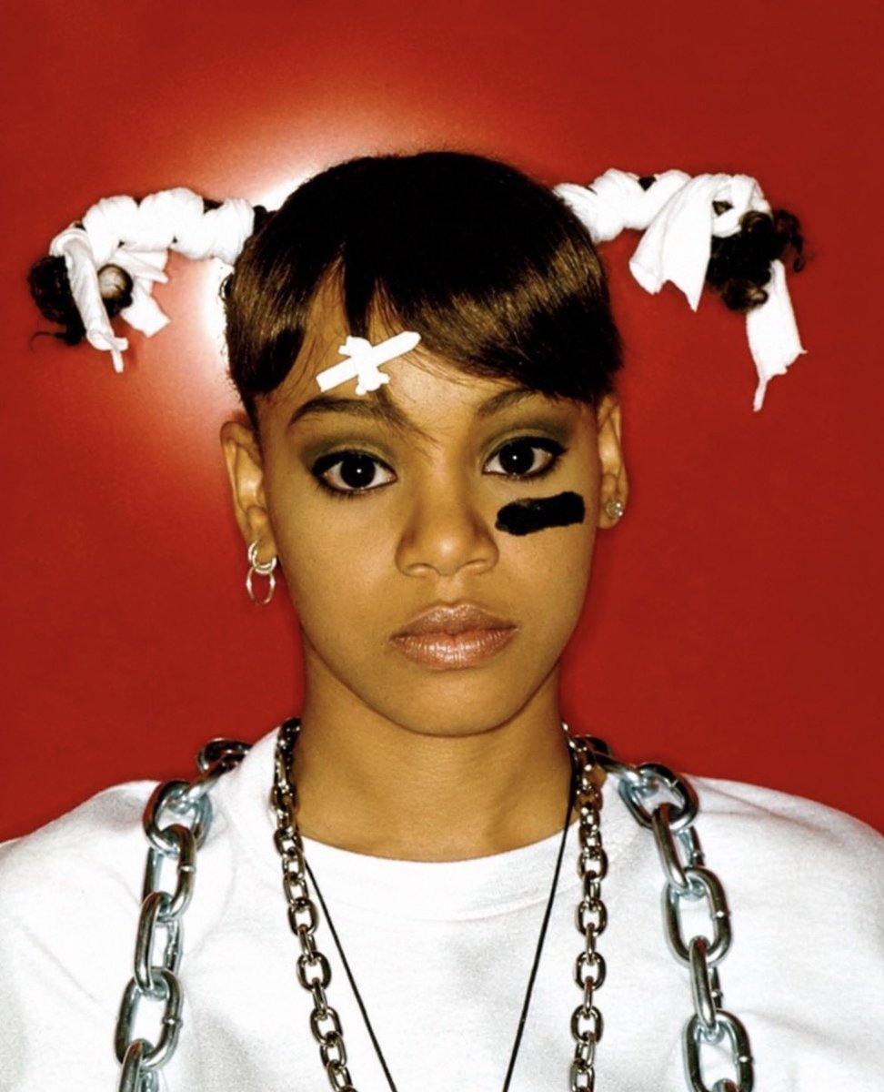 TheTLCVault's tweet photo. rare Left Eye outtake from the CrazySexyCool photoshoot (1994) https://t.co/nbNlytAWOY