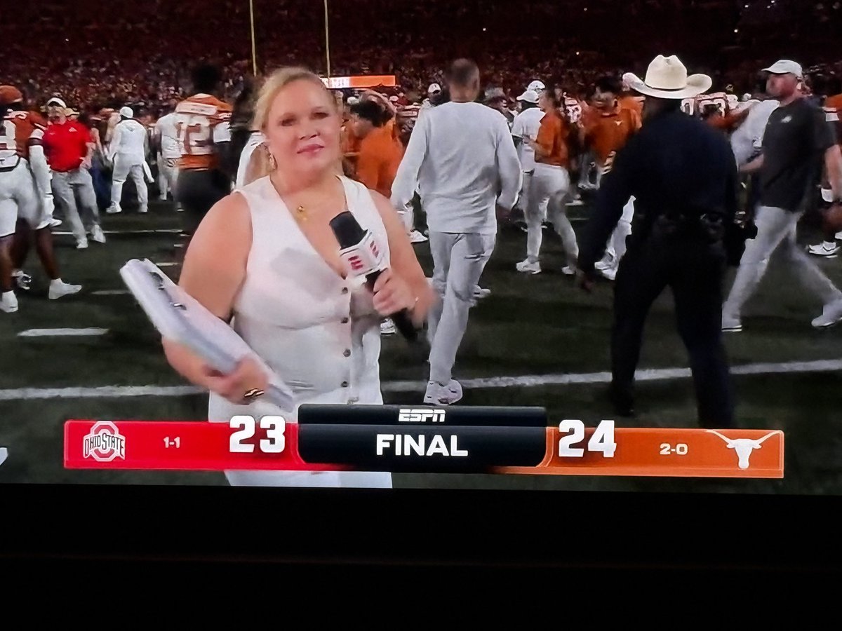 Schmaltzlosophy's tweet photo. ESPN’s @sportsiren - #displeased w/ the Steve Sarkisian brush off. https://t.co/9ayJzScBCa