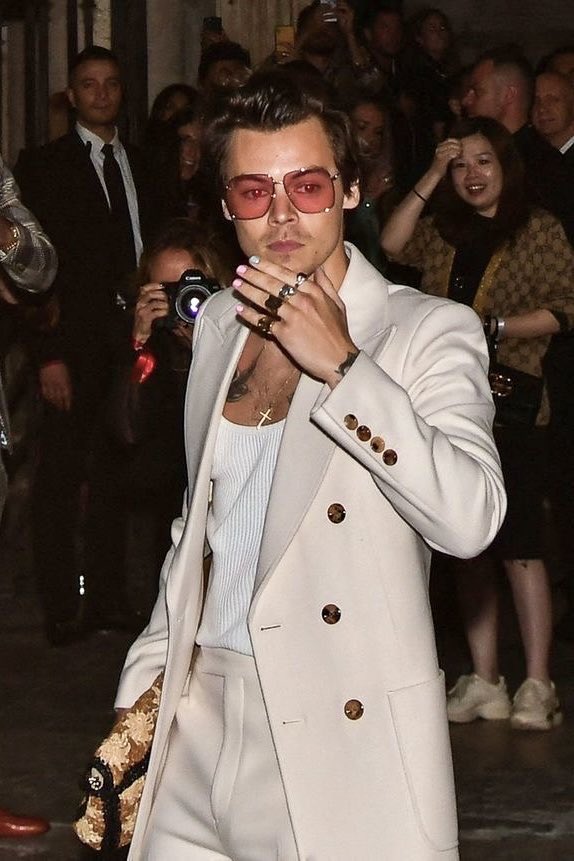 prnstacherry's tweet photo. live laugh love harry in cream suits🍦 https://t.co/Bv0Wuv6v8s
