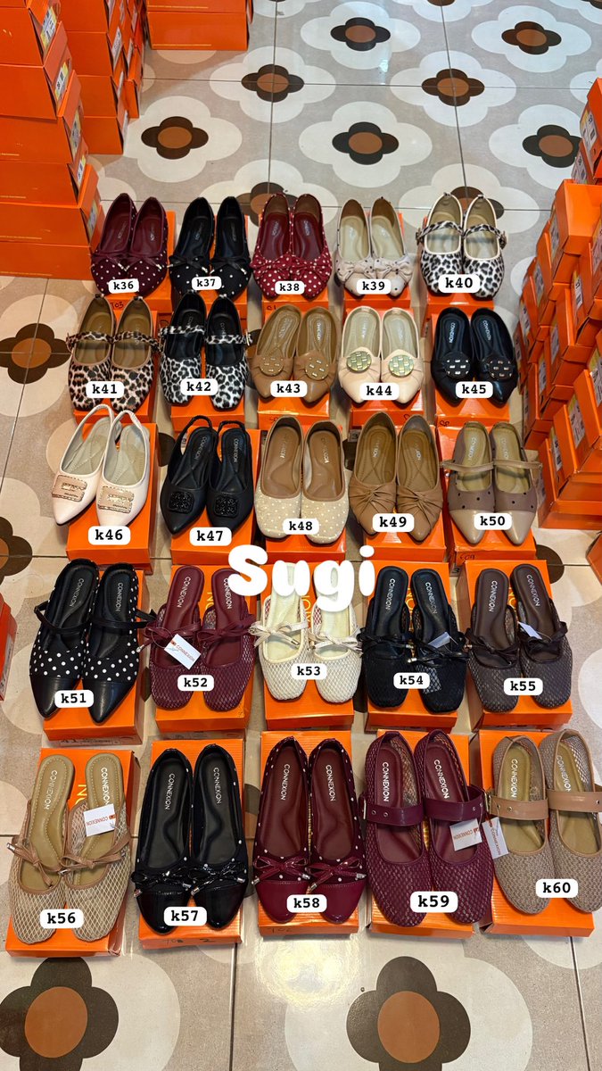 rSeNIii's tweet photo. Halooo wargiii aku mau jualin flatshoes cantik cantik dengan harga murceee 🤩🤩🤩 
Untuk size ready smua yaa, harga 65k per box 
Payment hanya melalui shopee dan transfer 🫶🏻🫶🏻 https://t.co/YU7LhflV8l