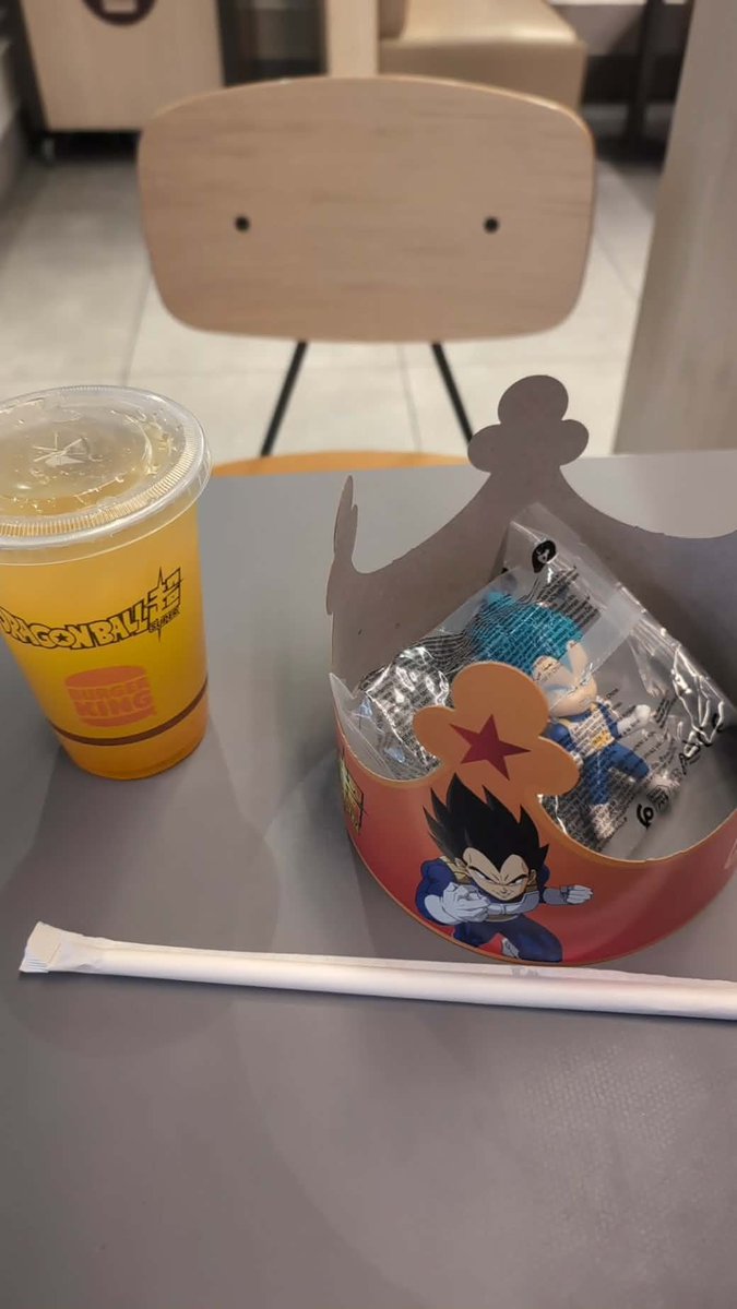 Reubimvt's tweet photo. Unsponsored:
Just had the Burger King Power Up Pack, and the power levels in this meal are Over 9000! Mango peach lemonade with Dragonball boba and Super Saiyan teriyaki sauce that are unbeatable, I would feed this meal to Beerus in order to save Earth!

Absolute Win Burger King! https://t.co/FSCoIX1bso