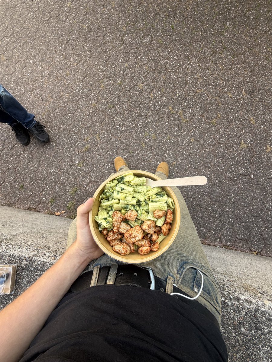 schizokev's tweet photo. darf man das in nrw? https://t.co/6wK6E1s0wD
