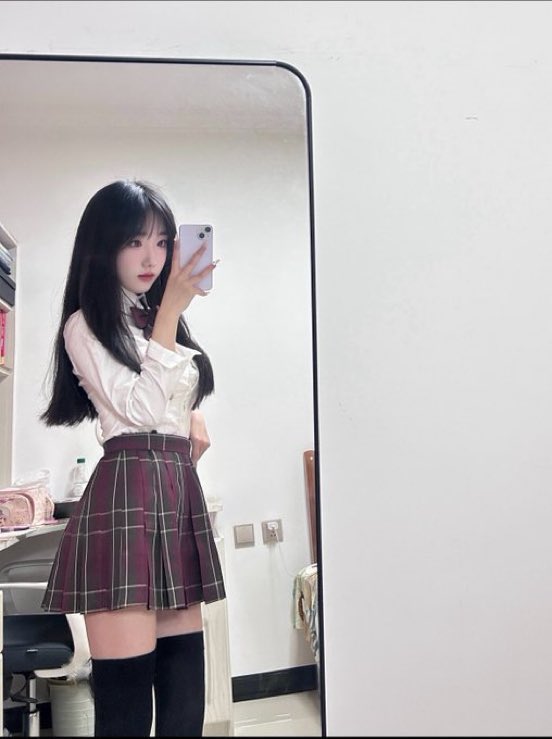 kathleen_l49101's tweet photo. 新人刚玩x

想发点照片  有人锐评女大福照吗

直接给不墨迹  发完我要删了….. https://t.co/DNuH4vftBA