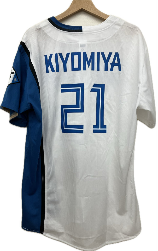 BOnpm_spo's tweet photo. 📢販売情報
＃ブックオフノースポートモール店
ではたくさんのユニフォームを販売しています！！

その中でも本日店員イチ推しの商品がこちら！！
#北海道日本ハムファイターズ に所属する #清宮幸太郎 選手のユニフォームです！！

気になった方はぜひ店頭でもチェックしてみてください！！⚾️ https://t.co/G577VEawqk