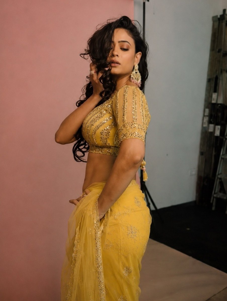 Titancelebs's tweet photo. Shweta Tiwari   #ShwetaTiwari https://t.co/zIsQVG2aac