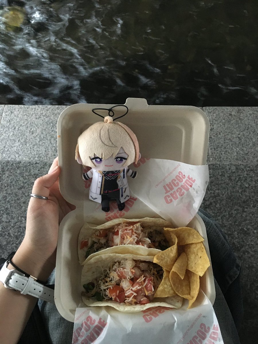 4nt8f's tweet photo. 저도 청계천 길타코 했습니다✌🏽 https://t.co/JCfdaz08G6