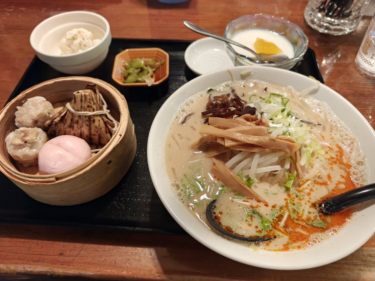 korewatashida's tweet photo. 中華ちまきセット担々麺をいただきました…！ https://t.co/Mv6EcQCXhn