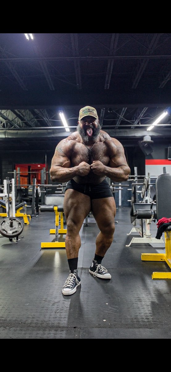 thehulkzilla's tweet photo. Killer chest day earlier today. Yessir https://t.co/ceqcDIbnTs