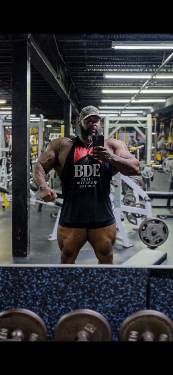 thehulkzilla's tweet photo. Killer chest day earlier today. Yessir https://t.co/ceqcDIbnTs