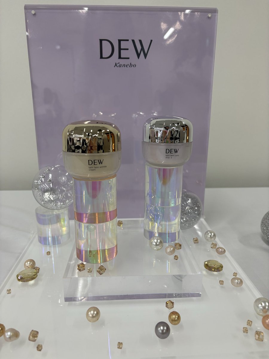 maple_and_child's tweet photo. DEWのセミナーに参加してきたよ🫶🏻
金のタンタン、使うのが楽しみ💕
コフレ展示で欲しくなったFASのリップも気になってる🧐(残念ながら撮影🆖)
ありがとうございました🙇‍♀️✨
#MimiBeautySchool https://t.co/t8NuOjV736