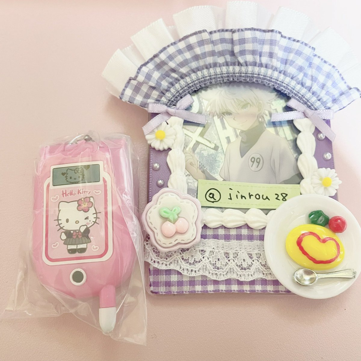 jinrou28's tweet photo. 【交換】 サンリオ ガラケー風ミラーチャーム ガチャ

譲→キティ

求→クロミ

郵送交換希望。交換して頂ける方宜しくお願い致します🙇‍♀️ https://t.co/ERVJU50az8