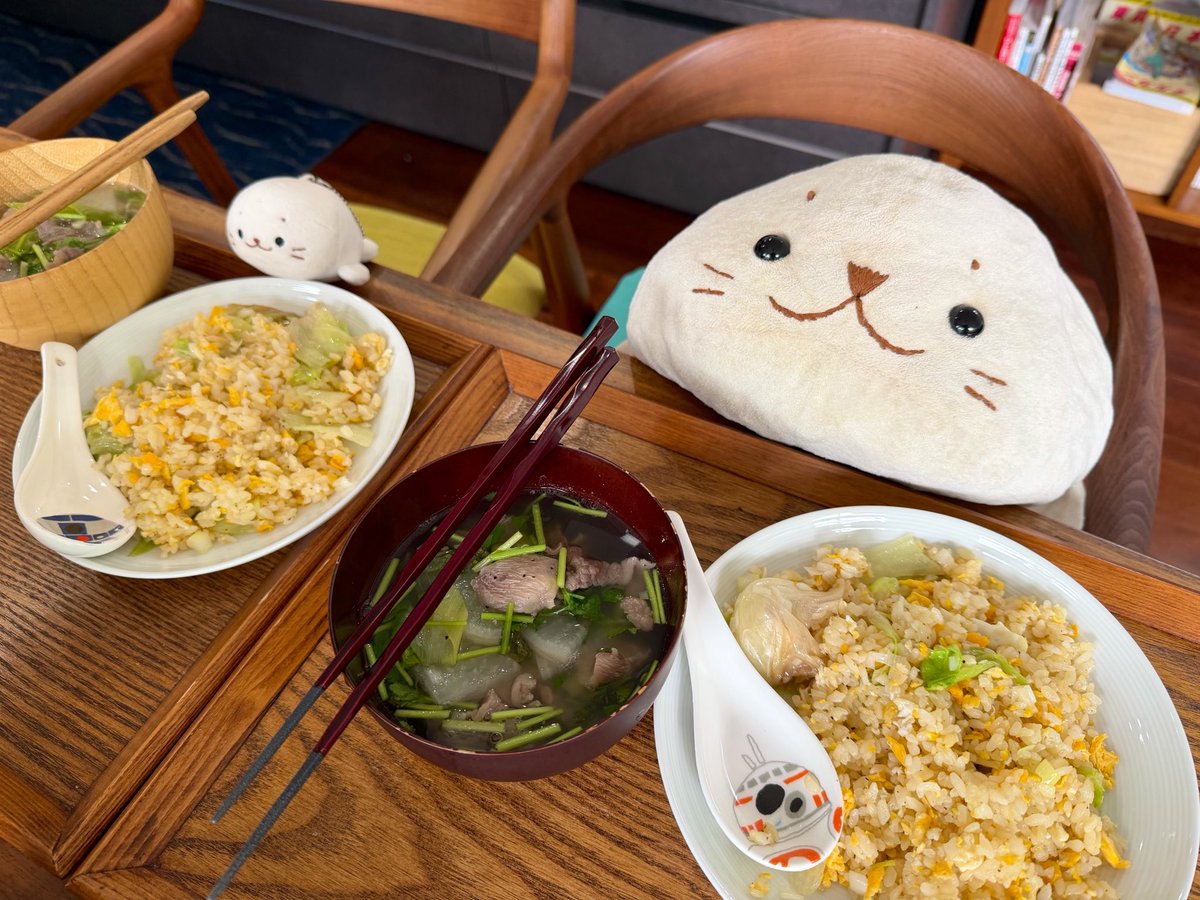 shirochans2024's tweet photo. レタスチャーハン🥬と
牛肉大根パクチースープ🍲！
食欲そそる香りきゅ
#shirotan #しろたんとごはん https://t.co/Eq9nhLIRKT