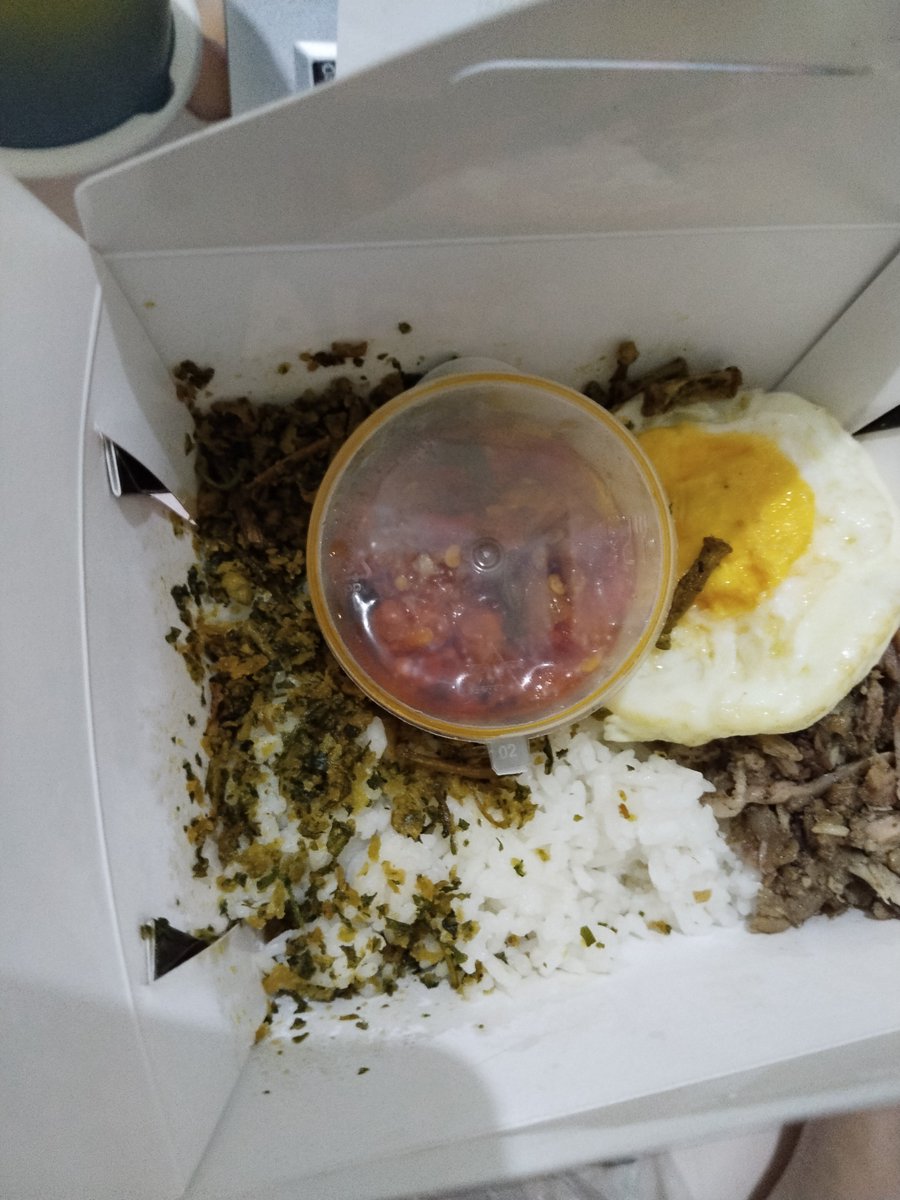 auwviay's tweet photo. Jujur kecewa segini di harga 16 :( sei campur + telor. Apa aku yg terlalu keenakan apa gmn ya :( https://t.co/GPElX4BMeQ