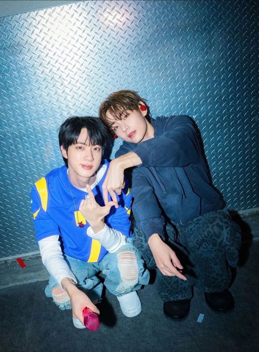 piedpipedbyV's tweet photo. #taejinisreal #imnotcrying https://t.co/LodGugV9qx