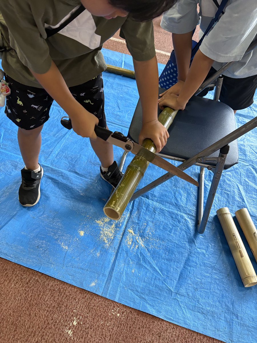 bamboorenofa's tweet photo. 昨日は輪投げをお休みして大河内小学校とワークショップで竹クラーベ50セットの作成がされました！

お賽銭募金は11,760円。通算160,824円でした。また竹林整備募金も行い、こちらは1,000円でした。

皆様、ご協力ありがとうございました😊

#竹クラーベ
#トクヤマ
#renofa
#レノファ https://t.co/tESOXeTGjC