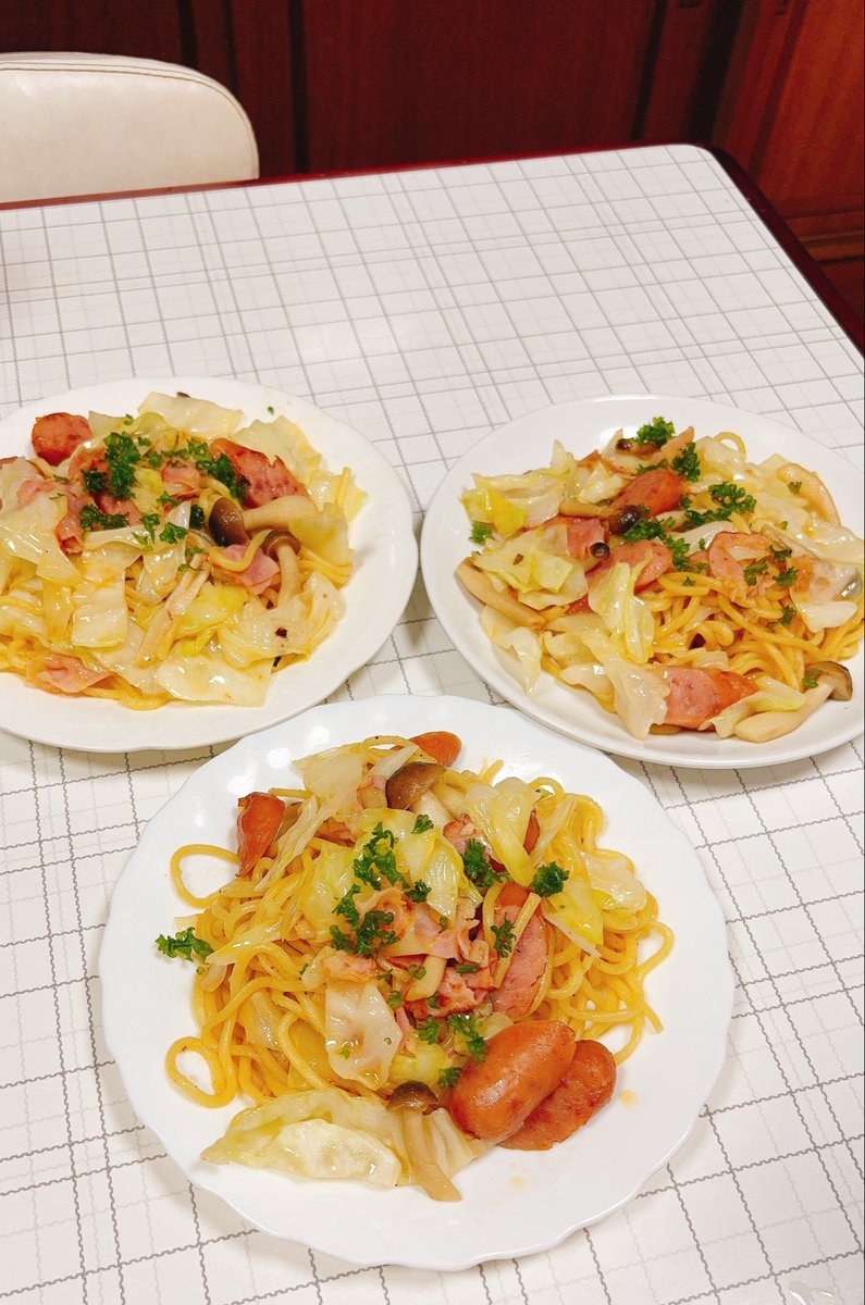 moppuchio0903's tweet photo. 🥓とキャベツ🥬としめじ🍄ぺぺろん🍝 https://t.co/H68WIpVv3d
