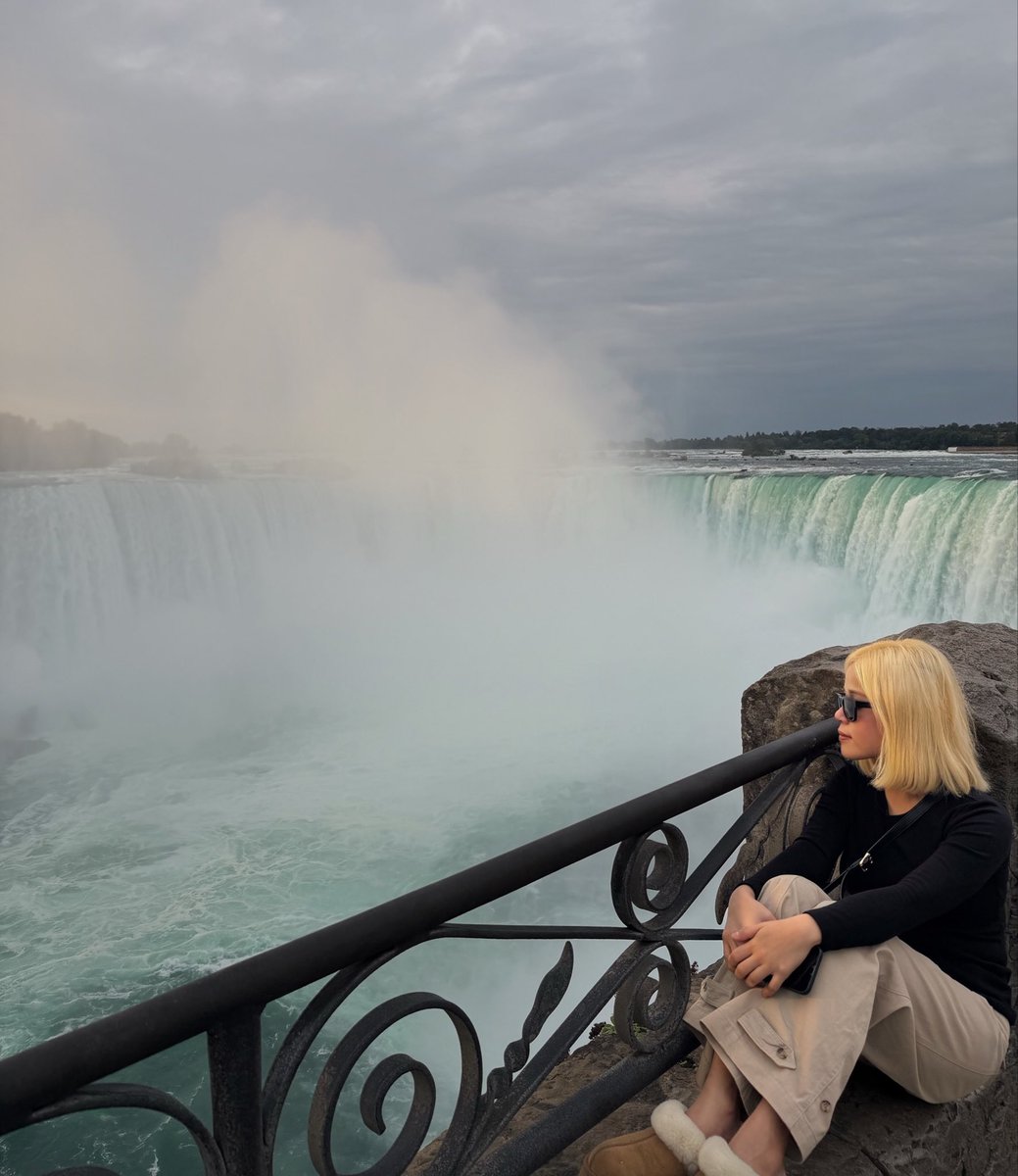 4kIang's tweet photo. shukla at niagara falls 🥹 https://t.co/ucakq30Avl
