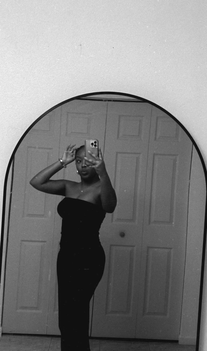 driasinterlude_'s tweet photo. felt cute https://t.co/X9dimkF9qA