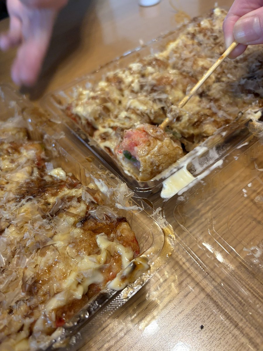 MASUMI0319's tweet photo. 無性に食べたくなる
紅しょうが鬼盛りのたこ焼き
17個でなんと500円

写真撮ってる間に無くなるので
真剣勝負。
アチアチうまぁ https://t.co/eOfTAWJz6D