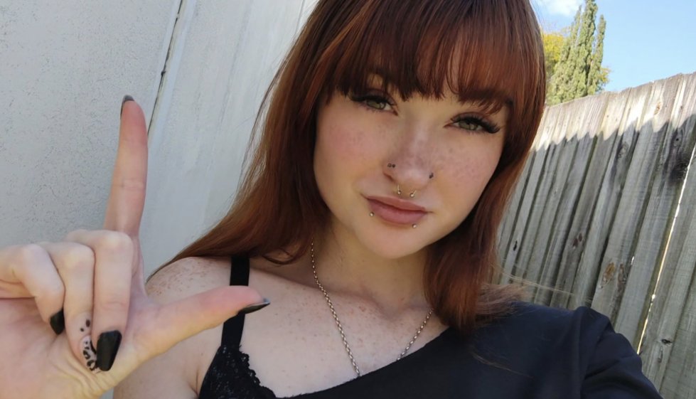 Leasgravesite's tweet photo. I only like men who submit. https://t.co/gCOQjYNW4a