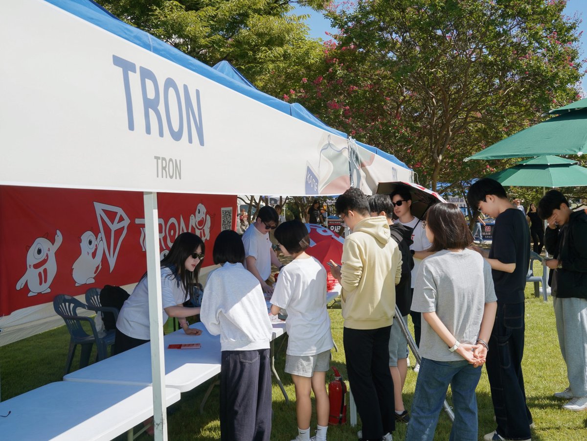TronDao_KOR's tweet photo. #KAMF 2026 × #TRON
뜨거운 관심 속에 이틀간의 현장 행사를 성공적으로 마무리했습니다. 🔥

미래를 만들어갈 인재들과 함께한 특별한 시간,
뜨거운 관심과 함께해 주신 모든 분들께 감사드립니다!
현장에서 직접 만나 더 반가웠습니다. 🙌 https://t.co/gaGjSI8d7G