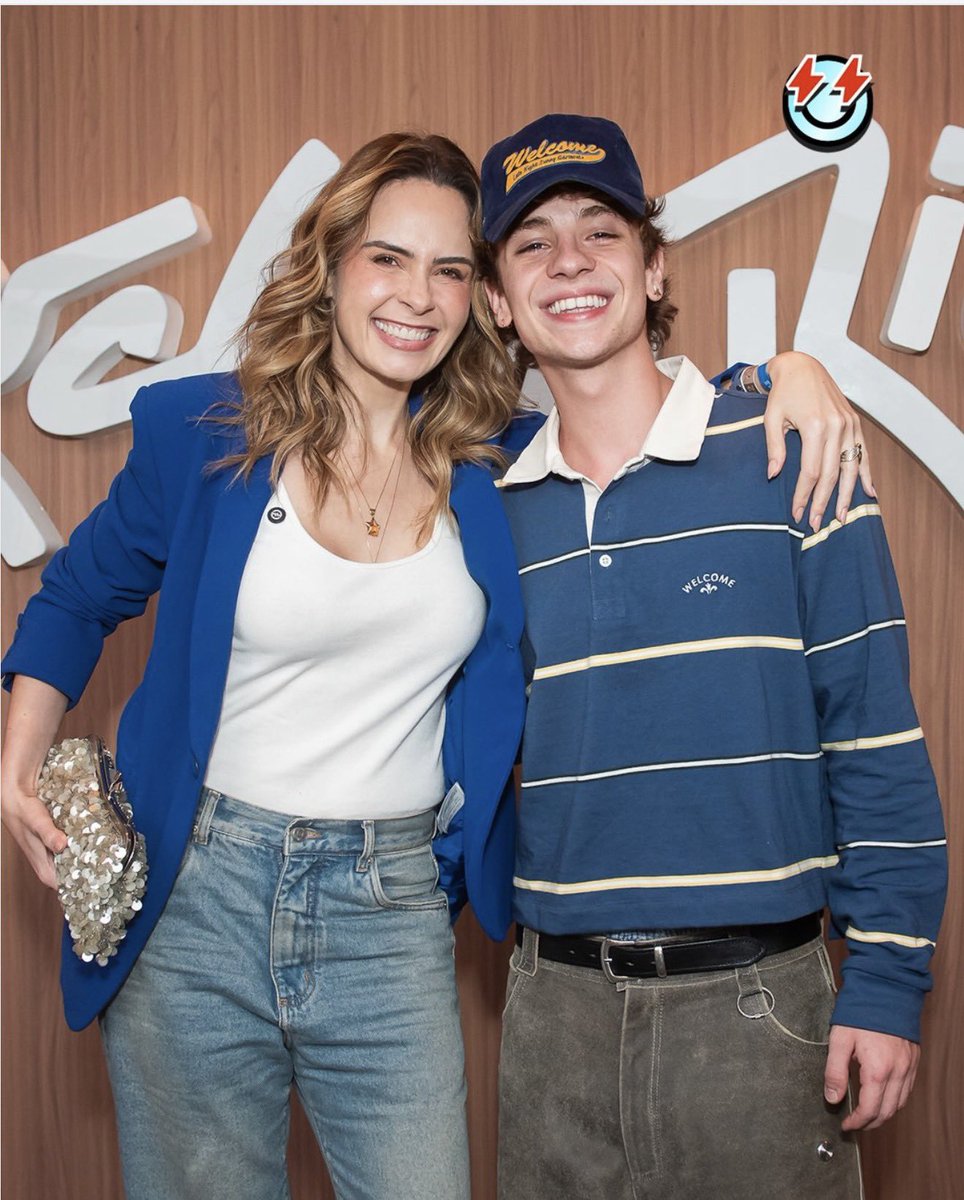JcsilvaJuninho's tweet photo. Amo essa dupla: Ana Paula Renault e Juliano Floss https://t.co/8yiwyjMYaT