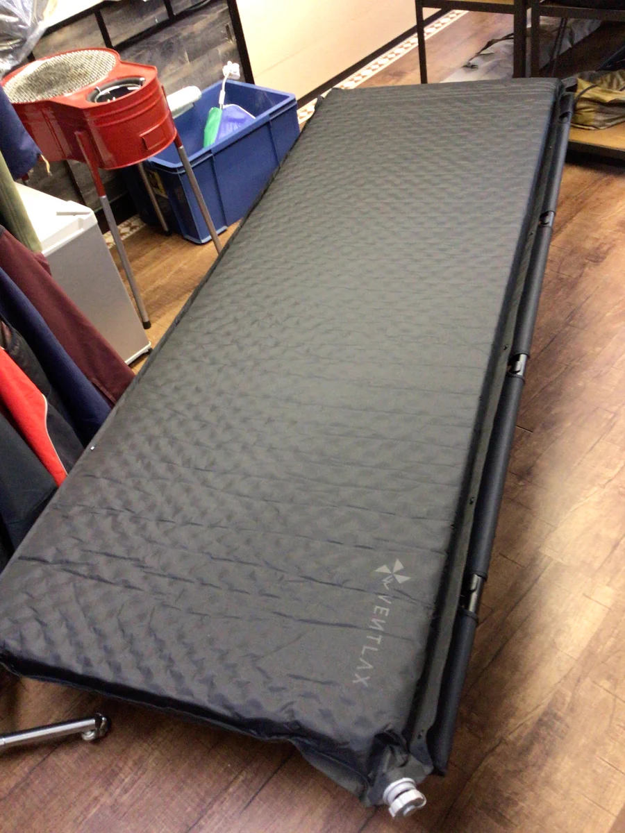 VENTLAX コット　インフレーターマット　セット　ブラック STEP STOPー名古屋のアウトドア用品専門中古ショップ on X: 