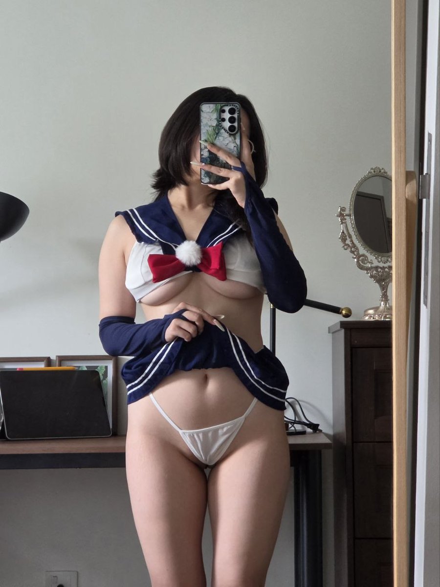 Angelcult999's tweet photo. I accidentally got a size too small (⁠◕⁠ᴗ⁠◕⁠✿⁠) https://t.co/pTvtT69e9g