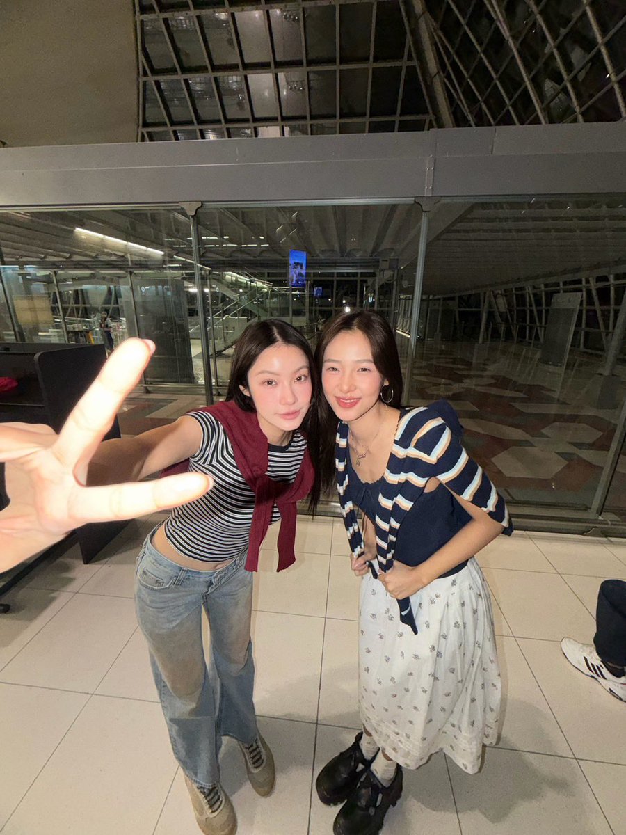 GMMTV's tweet photo. “น้ำตาล-ฟิล์ม” พร้อมออกเดินทางเพื่อเข้ารวมงาน levi’s women’s experience for every original ที่ Media Department, Shibuya ประเทศญี่ปุ่น โดยงานจะจัดขึ้นในวันพรุ่งนี้ 14 กันยายน เวลา 5 โมงเย็นเป็นต้นไปตามเวลาท้องถิ่น

แฟนๆ รอติดตามภาพบรรยากาศ และ ‘น้ำตาล-ฟิล์ม‘ จากวันงานกันได้เลยนะคะ

#Levisxnamtanfilm 
#LevisTH 
#NamtanFilm @NamtanTipnaree @filmracha 
#GMMTV