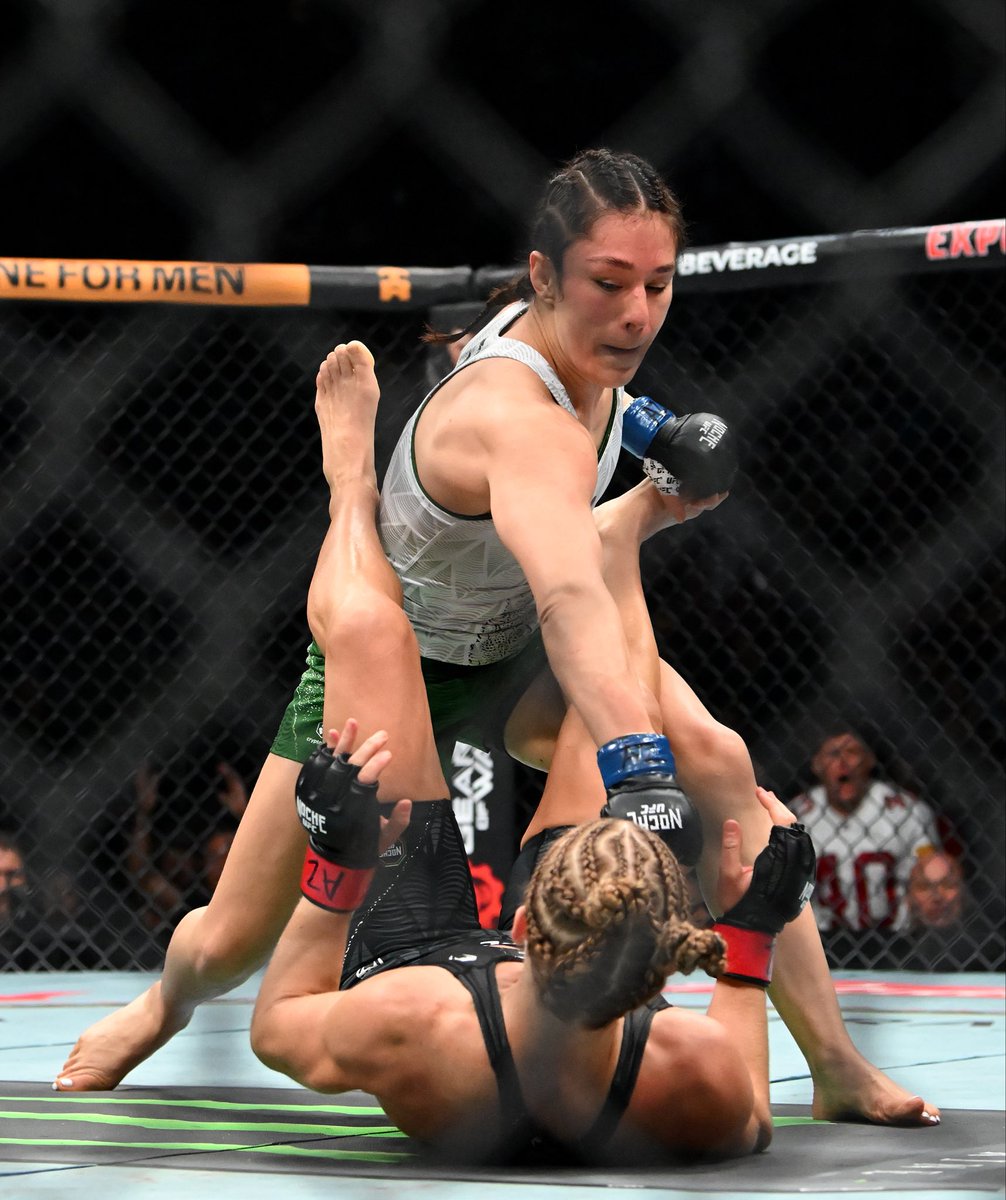 DDArenaAZ's tweet photo. Buenas NOCHES Glendale. 🔥

What an incredible day of @ufc. 

#UFCNOCHE #UFC #Glendale #Arizona https://t.co/nT1qDVfXsO