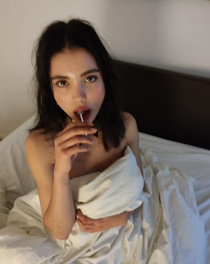 Cansugjom's tweet photo. Günaydınnnn👅 https://t.co/uSty8MasWN